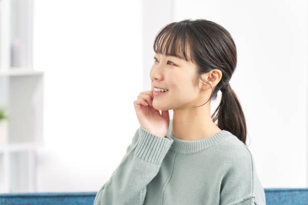 大人になってからの歯列矯正は遅い？始める年齢とメリット・デメリットについて解説